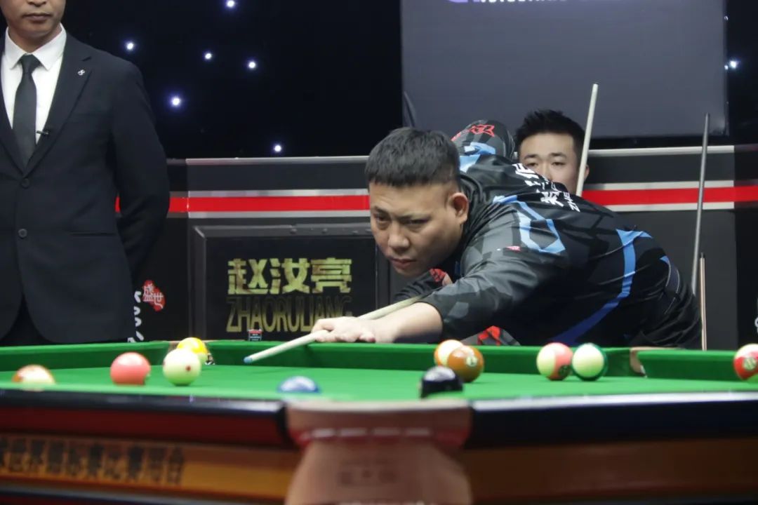 待也显得格 待也显得格